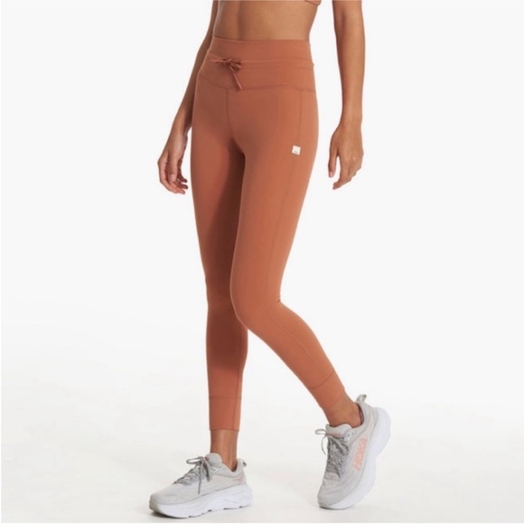 Vuori Women’s Daily Legging - Picture 2 of 9